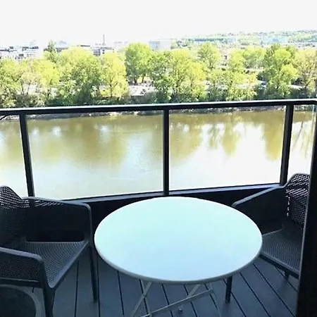 Beautiful Apartament With A Terrace Prague